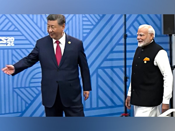 Prime Minister Narendra Modi with Chinese President Xi Jinping (File Photo/ANI)