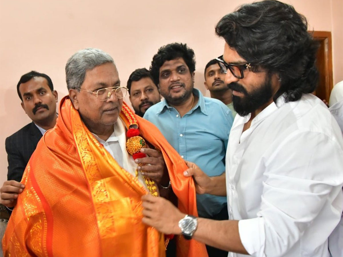 Ram Charan meets Karnataka Chief Minister Siddaramaiah (Photo/X/@siddaramaiah)