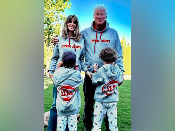 Richard Gere with his family (Photo/Instagram@richardgere)