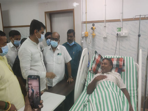 Durai Vaiko meets Congress MP Sasikanth Senthil (Photo/ANI) 