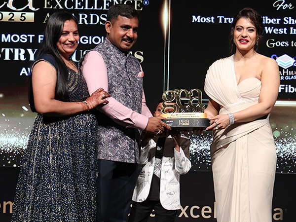 On stage at GEA 2025, Vishnukumar Ravalyogi proudly accepts theaward for Brahmani Fiber Glass as West India’s Most Trusted Fiber Sheet Manufacturer, presented by Kajol Devgan