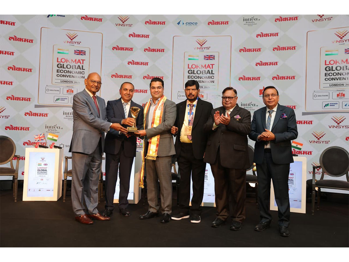 CA Abhay Bhutada Honoured with Bharat Bhushan Award at Lokmat Global Economic Convention
