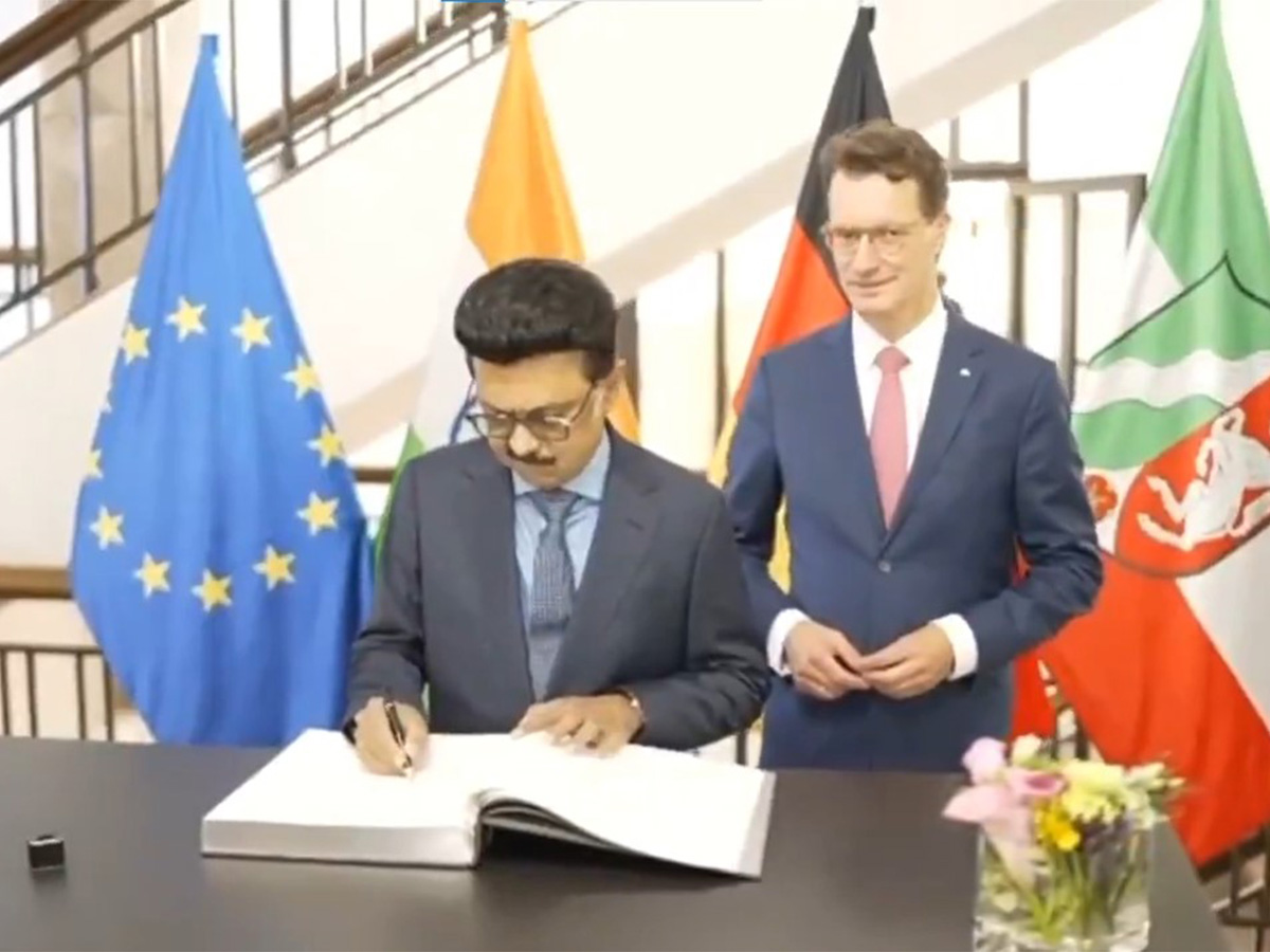 Tamil Nadu Chief Minister M K Stalin signing MoUs in Germany. (Photo@mkstalin)