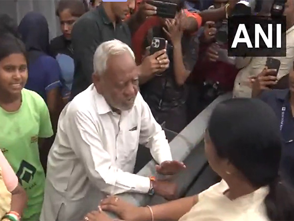 Delhi CM Rekha Gupta meets affected people near Loha Pul. (Photo/ANI)
