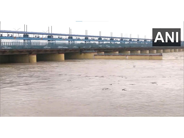 The water level of the Yamuna River on rise amid continuous downpore (Photo/ANI)