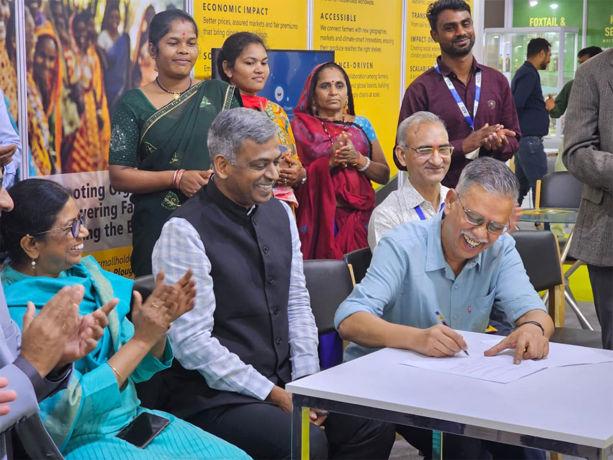 Ashis Mondal, Managing Director of PAPL (extreme right), signs the MoU in the presence of his NCOL counterpart, Vipul Mittal, and others at the India Expo Mart.