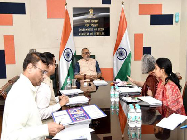 Union Minister Giriraj Singh Reviews Preparedness for Cotton MSP Operations for Kharif Season 2025–26 (Image: PIB)