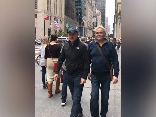 Anupam Kher and Rishi Kapoor throwback video (Photo: Instagram/@anupampkher)