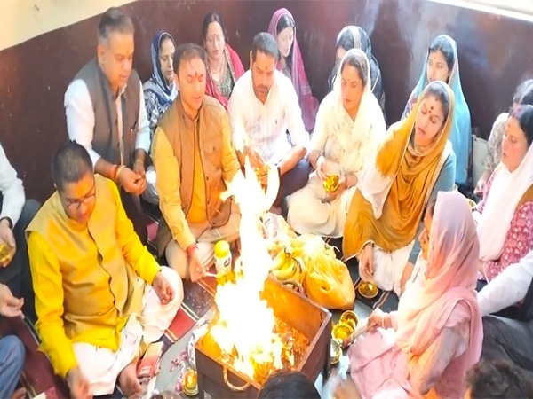 Visuals of special prayers held in Shimla for North India (Photo/ANI)