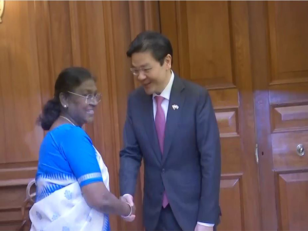 Singapore PM Wong meets President Droupadi Murmu at Rashtrapati Bhavan (Photo/ANI) Singapore PM Wong meets President Droupadi Murmu at Rashtrapati Bhavan (Photo/ANI)