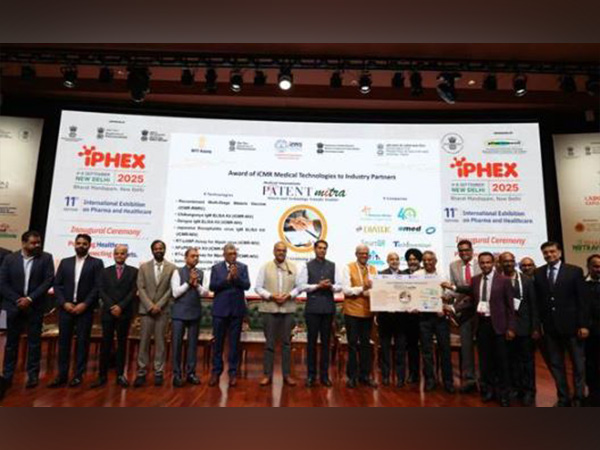 ICMR licenses nine breakthrough health technologies to industry partners at India MedTech Expo 2025 (Photo/PIB) 