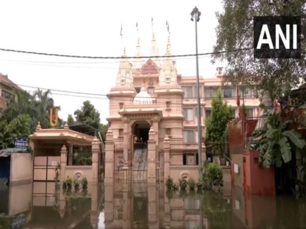 Overflowing Yamuna enters Shree Swaminarayan Mandir in Civil Lines (Photo/ANI)
