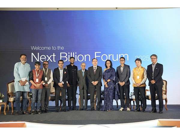 The Dignitaries including Mr. Narayana Murthy and Mr. Amitabh Kant