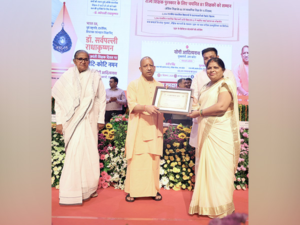 Teachers honored with State Teacher Award by UP CM Yogi Adityanath (Photo/X @myogiadityanath)