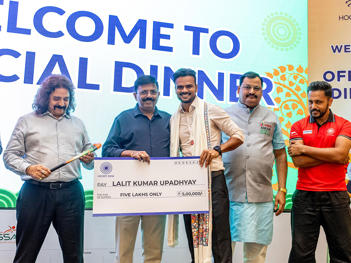 Hockey India felicitates former Indian Men’s Hockey Team forward Lalit Kumar Upadhyay (Photo: HI)