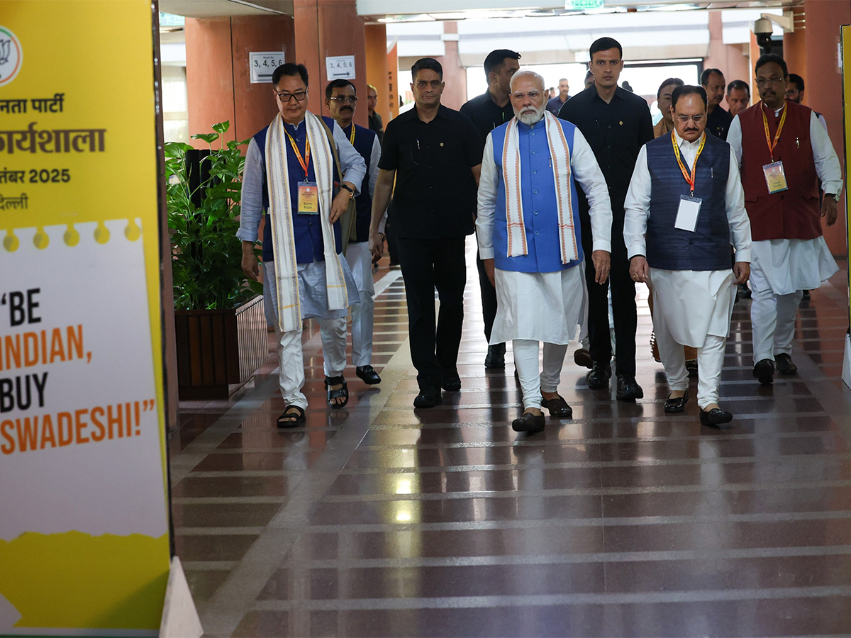 Prime Minister Narendra Modi, along with various union ministers, attend Sansad Karyashala in Delhi (Photo/X @narendramodi)