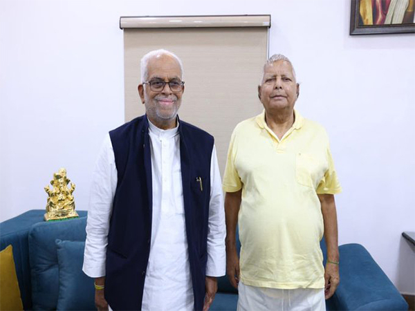 Justice B Sudarshan Reddy with Lalu Yadav (Photo/@amitmalviya)