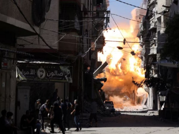 Israeli missile falls on Gaza (Image/Reuters)