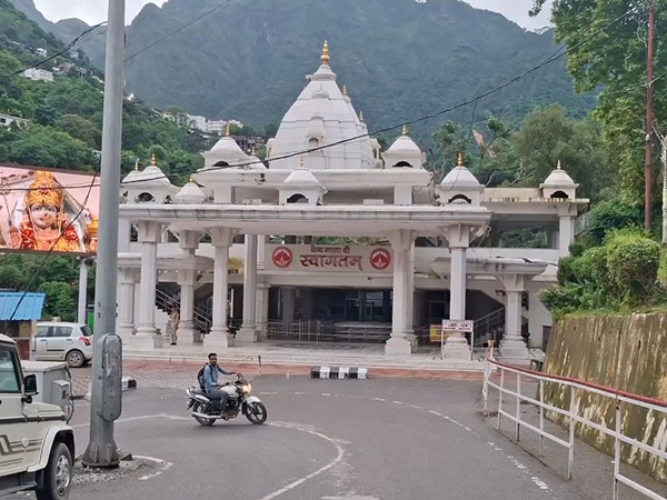 Vaishno Devi Yatra remains suspended for 14th consecutive day (Photo/ANI)