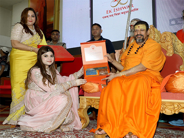 Historic Launch of ‘Ek Ishwar’ App by Samreedhi Bajaj & Rashmi Bajaj at Haridwar