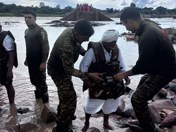 Indian Army at the forefront of nation’s battle against floods (Photo/ANI)