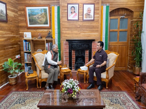 Governor V K Singh with CM Lalduhoma at Raj Bhavan. (Photo/ANI)