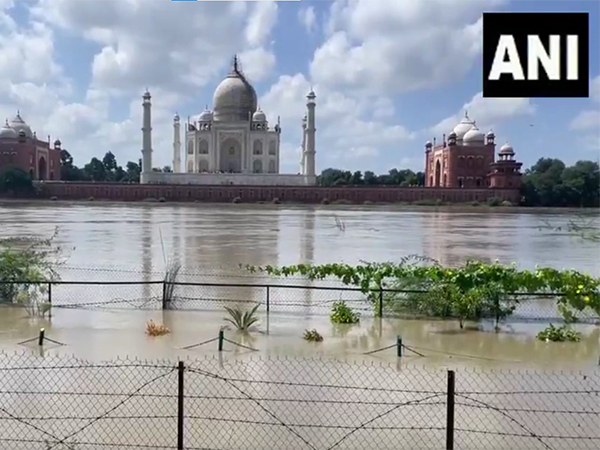 Water level of Yamuna near Taj Mahal increases (Photo/ANI)