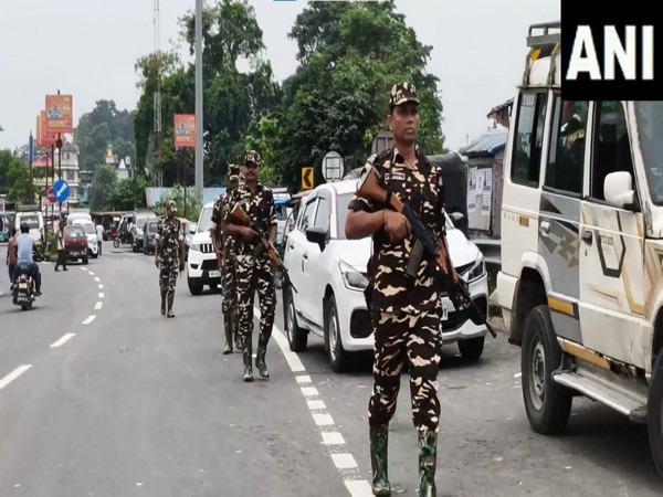 Security forces being deployed on India-Nepal border at West Bengal's Panitanki (Photo/ANI)