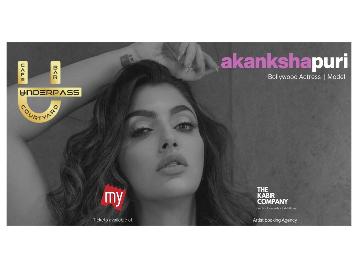 Akanksha Puri Live at Cafe Underpass: A Bollywood Night to Remember