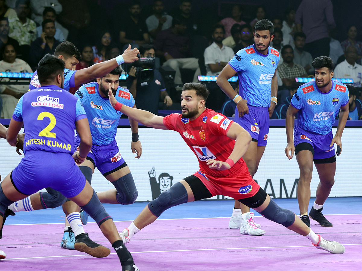 Players in action during the match (Photo: PKL) 