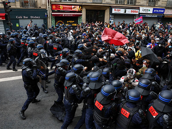 Protesters clash with police in Paris during ‘Block Everything’ protests (Photo/Reuters)