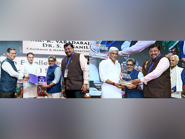 Justice Kotishwar Singh and Union Minister Jatin Prasad present certificate of honour to KSFE Chairman K. Varadarajan and Managing Director Dr. S.K. Sanil.