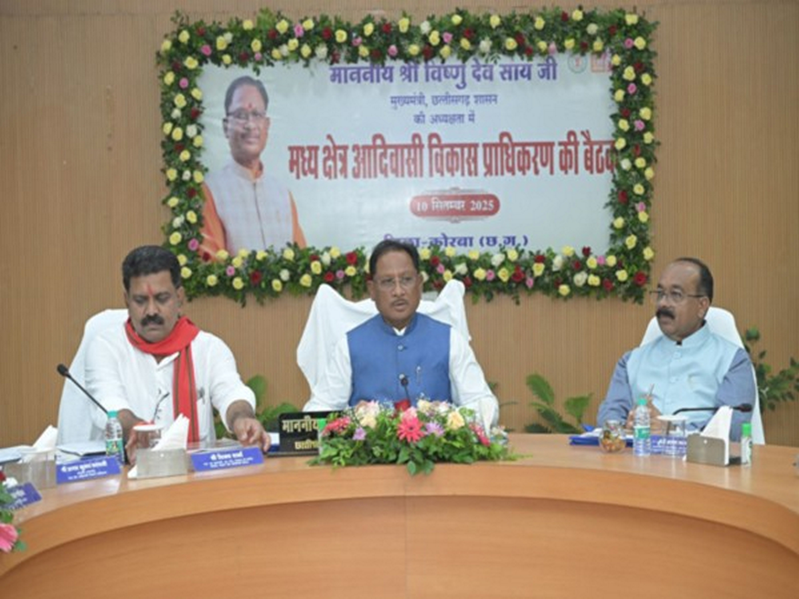 Chhattisgarh Chief Minister Vishnu Dev Sai in centre, Deputy Chief Minister Vijay Sharma (left) and Arun Sao (Photo/CMO)