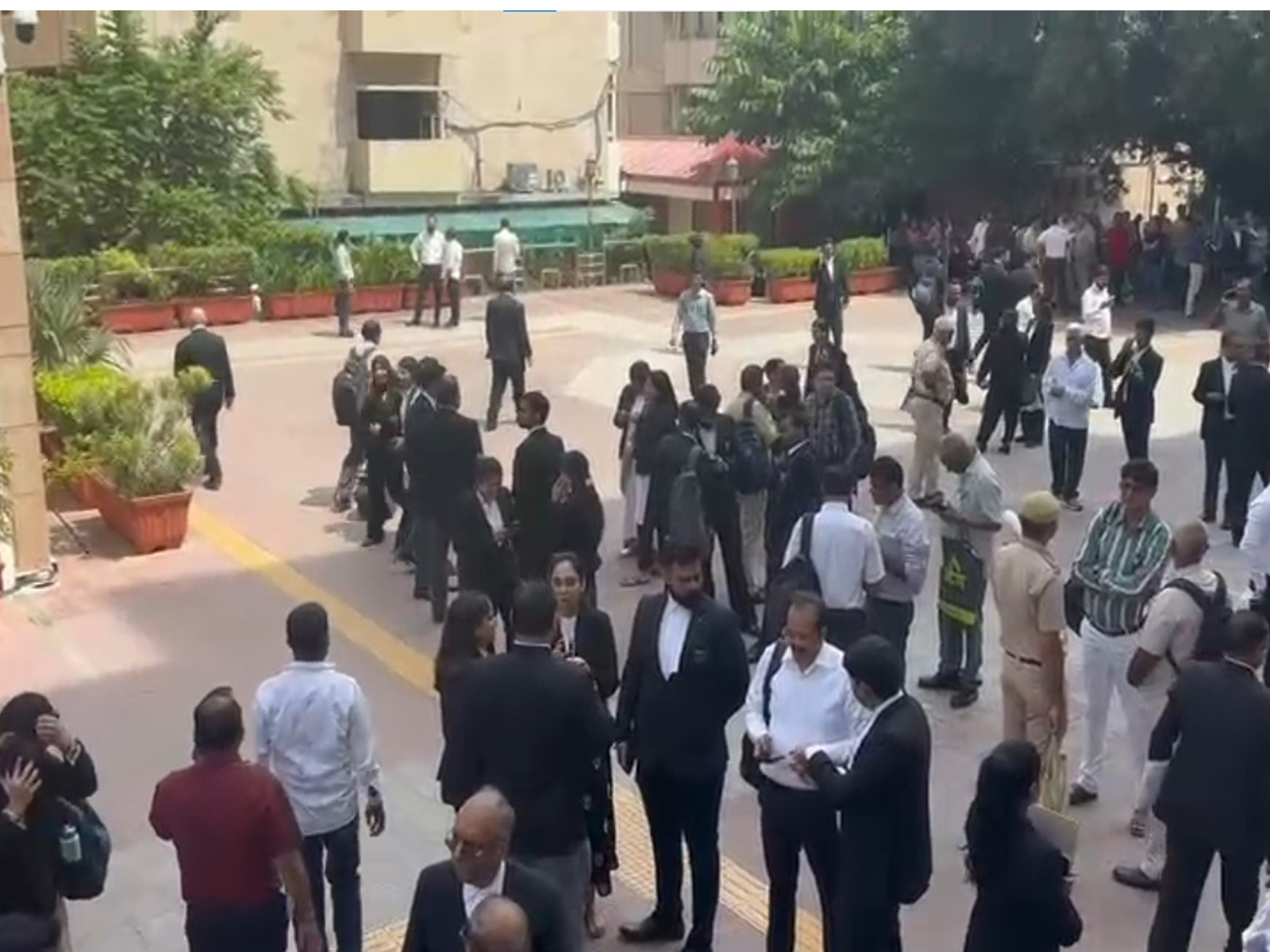 Scenes at Delhi High Court after an email warning of a bomb threat (Photo/ANI)