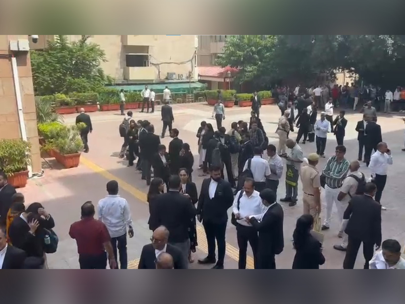 Scenes at Delhi High Court after an email warning of a bomb threat (Photo/ANI)