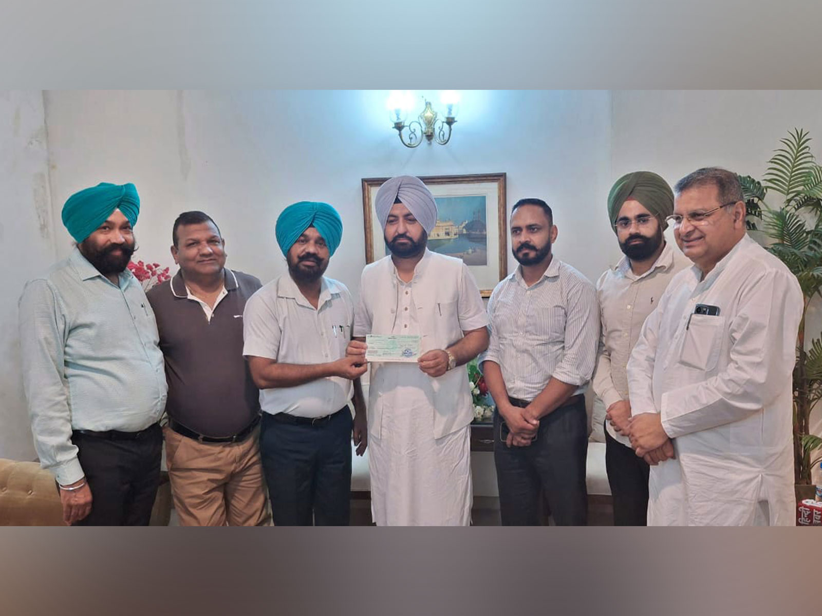 Punjab revenue officers’ association donates Rs 10 lakh to chief minister’s relief fund (Photo/IPRD)