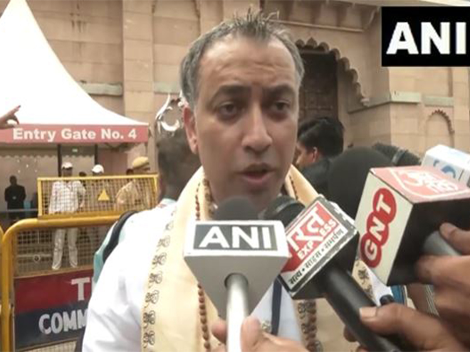 Kevin C Lukeeram of the Mauritius delegation during visit to Varanasi (Photo/ANI)