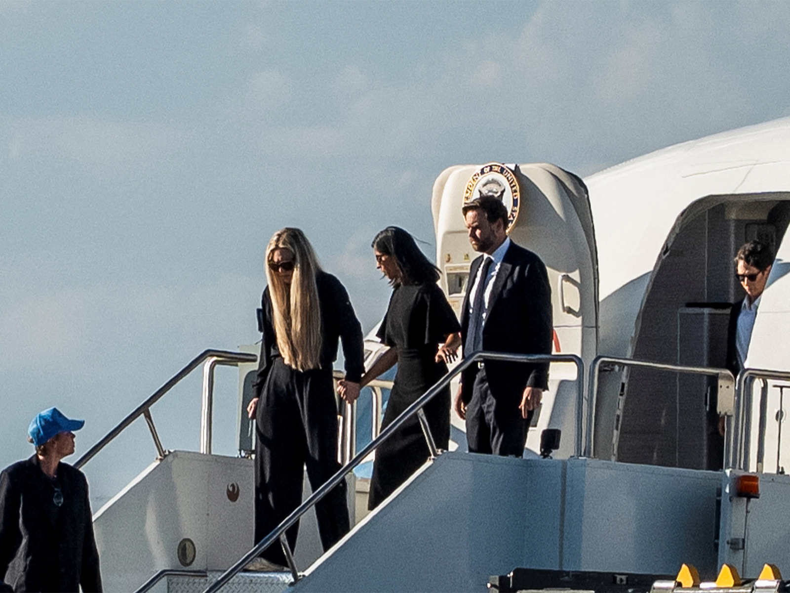 Erika Kirk with US VP JD Vance and his wife Usha at Phoenix Airport (Photo/Reuters)