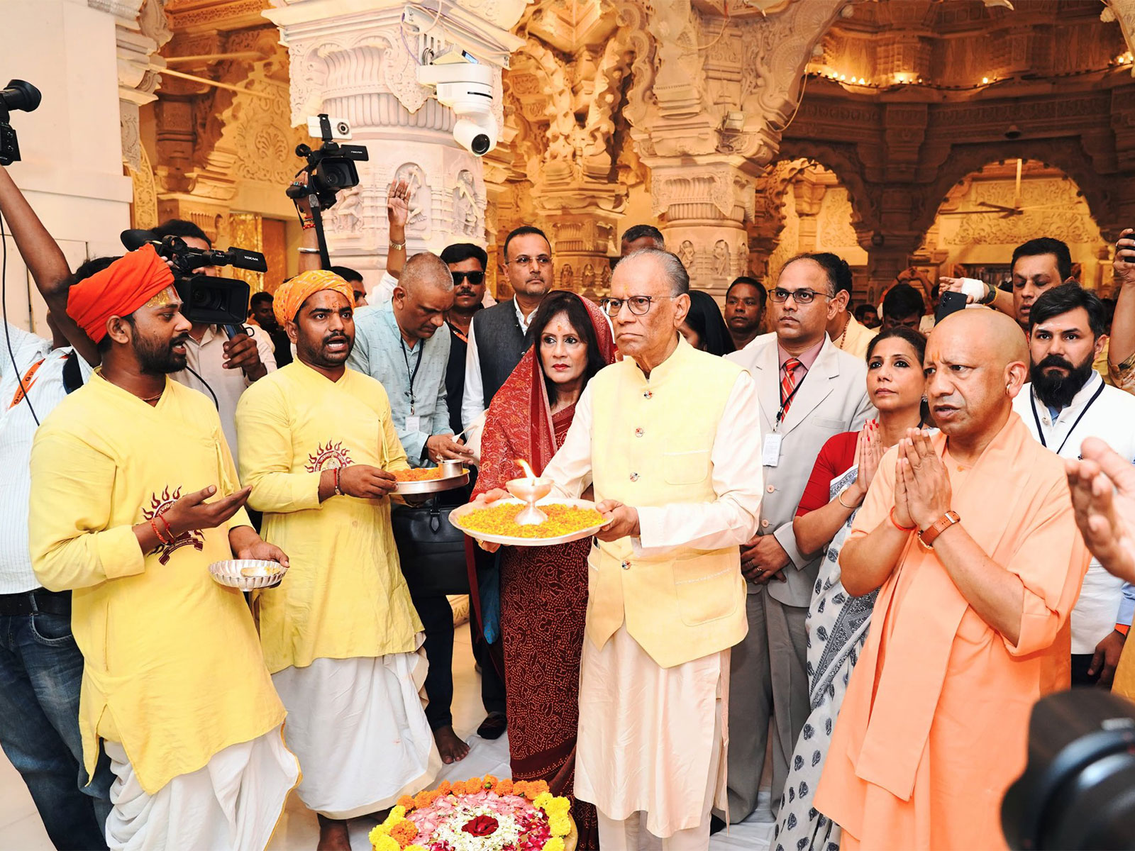 Mauritius PM Navinchandra Ramgoolam offering prayers at Ram Janmabhoomi temple in Ayodhya (Photo/ X@MEAIndia)