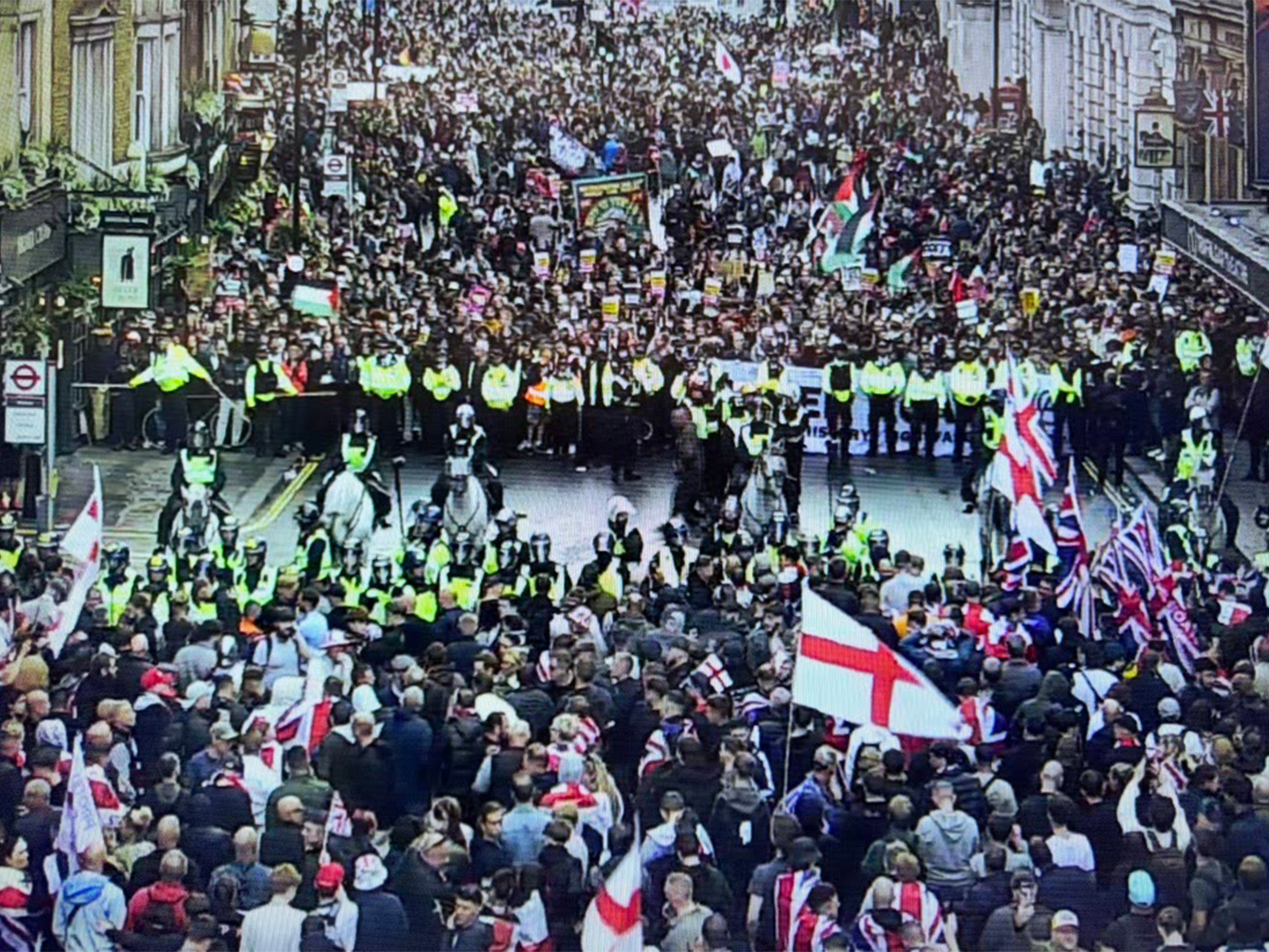 Rallies in London (Image: X@metpoliceuk)