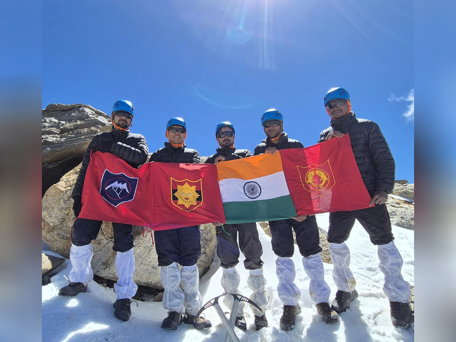 Army, civilians scale Mt Reo Pargial under Operation Sadbhavana (Photo/ Army PRO)