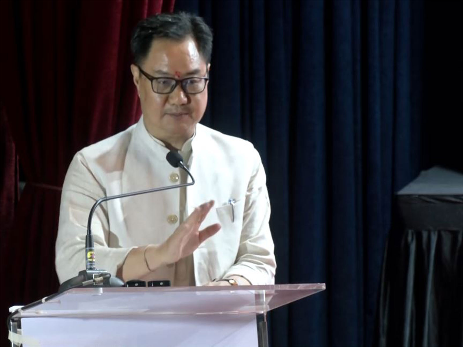 Kiren Rijiju lays foundation stone for Centre of Excellence in Heritage Languages at Mumbai University (Photo/ANI)