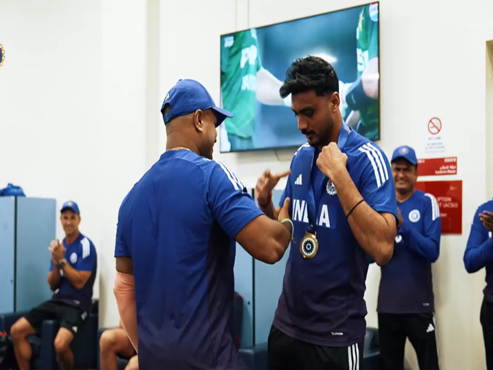 Axar Patel being presented the medal. (Photo: BCCI offical website)