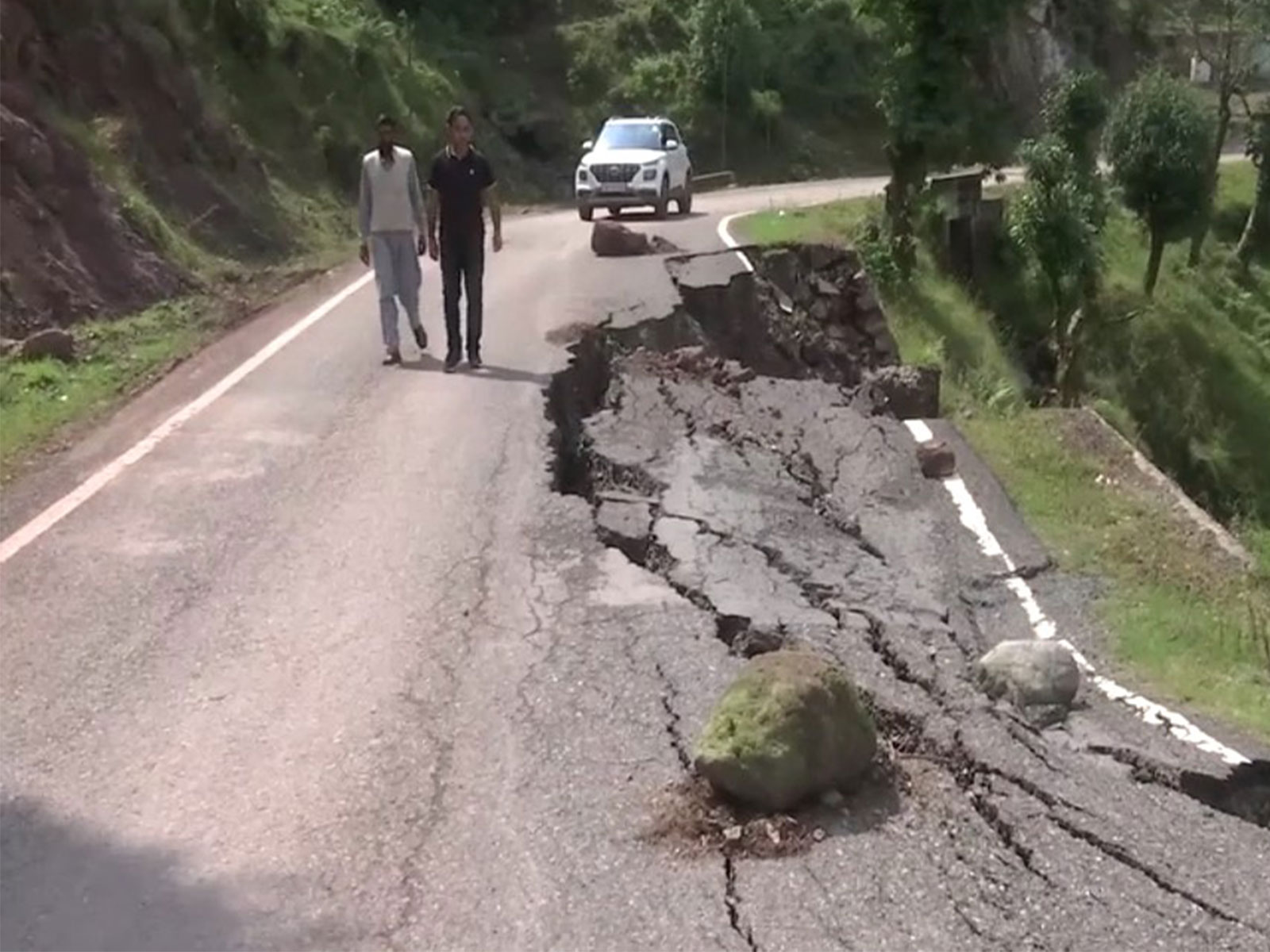 Rajouri's Kotranka-Khawas damaged due to heavy rains (Photo/ANI)