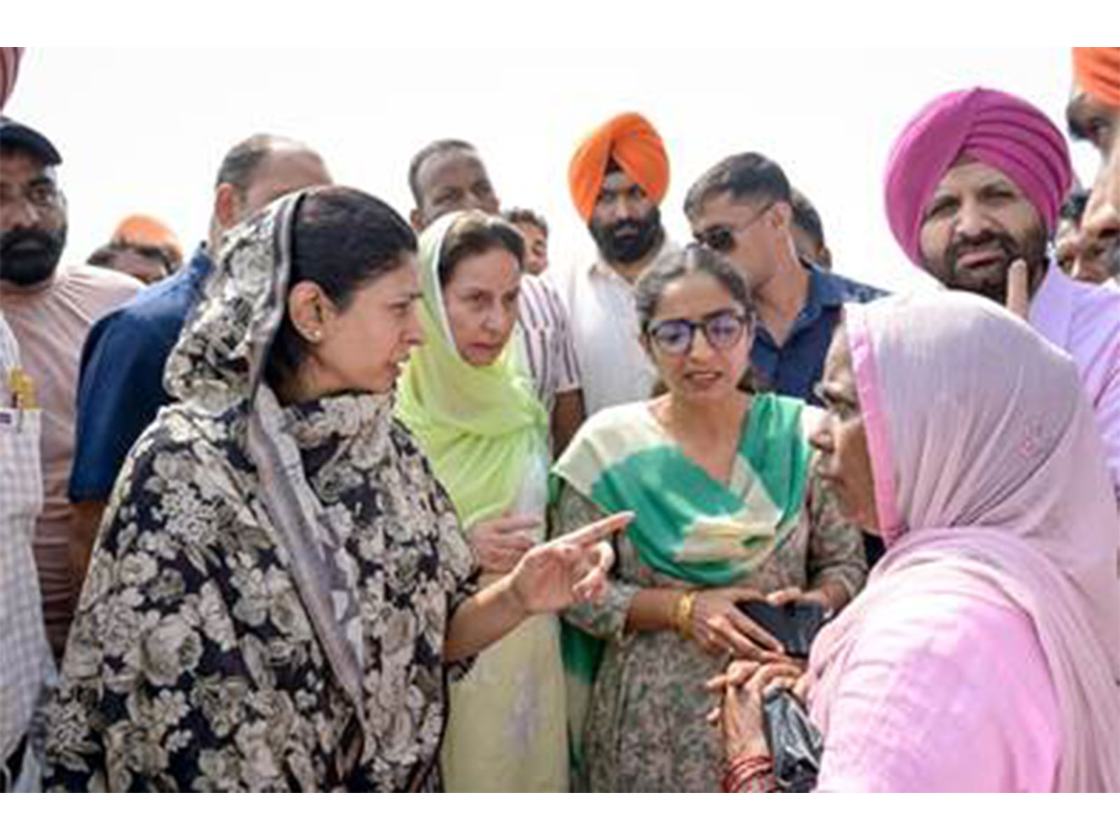 Union MoS Raksha Khadse reviews flood-hit areas of Samana and Sanaur (Photo/PIB)  