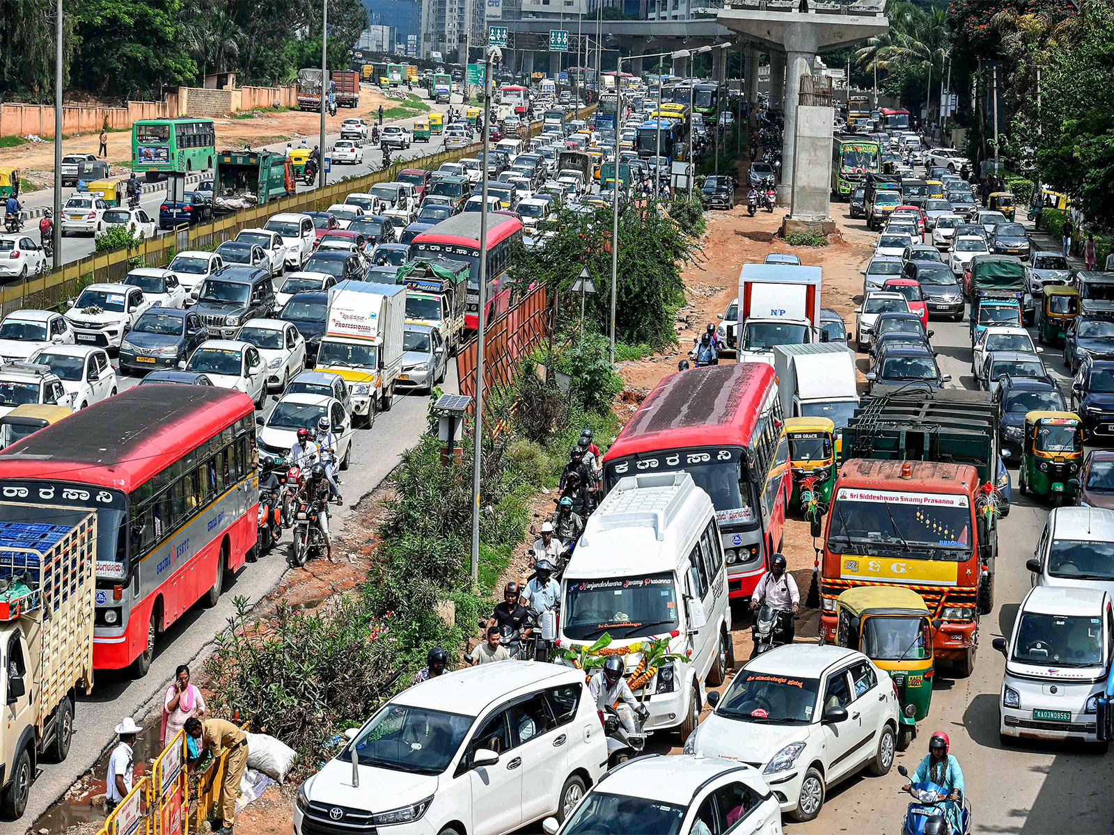 A traffic congestion on Bellary Road in Bengaluru (File Photo/ANI)