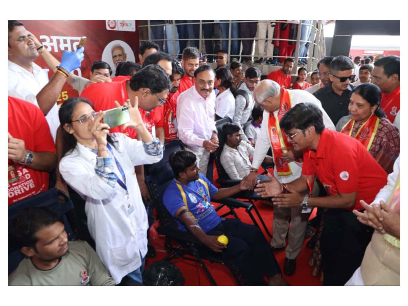 Mega Blood Donation Camp organised by ABTYP on PM Modi’s 75th birthday in Ahmedabad (Photo @Bhupendrapbjp)