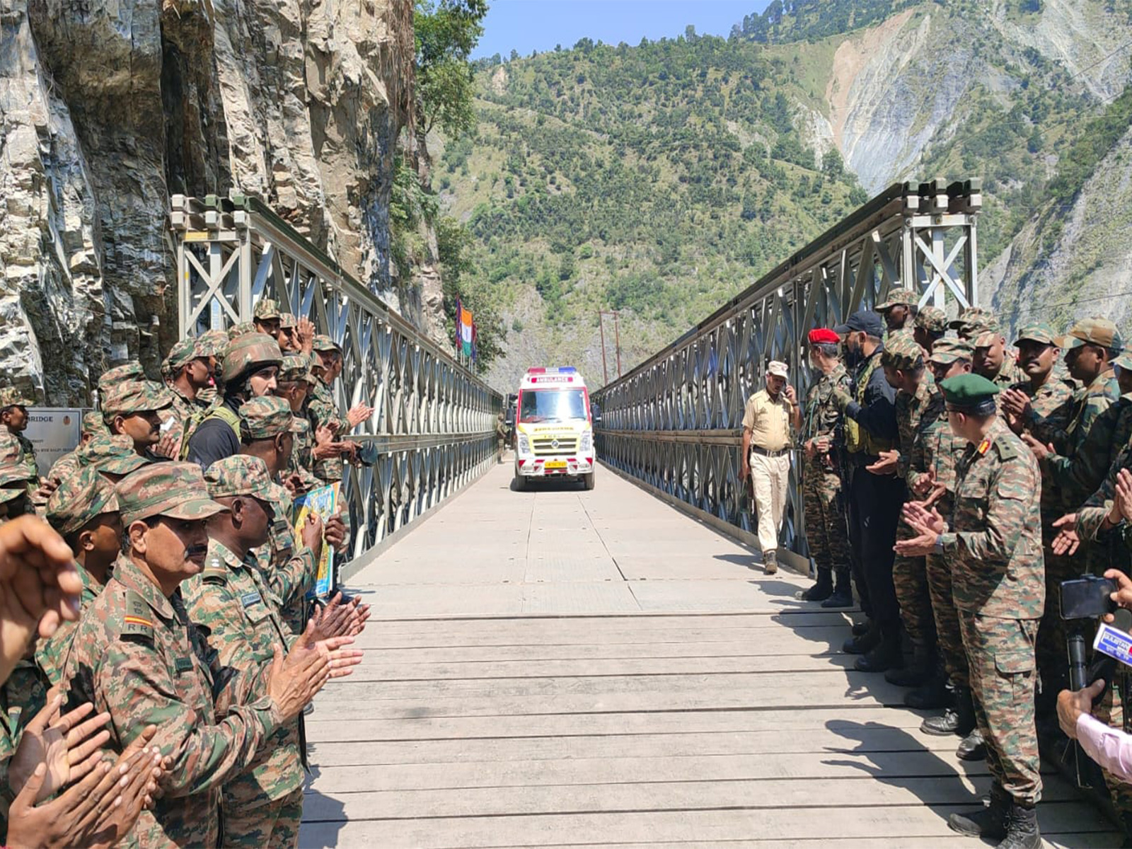 Indian Army restores vital road connectivity in Ramban (Photo/ANI)