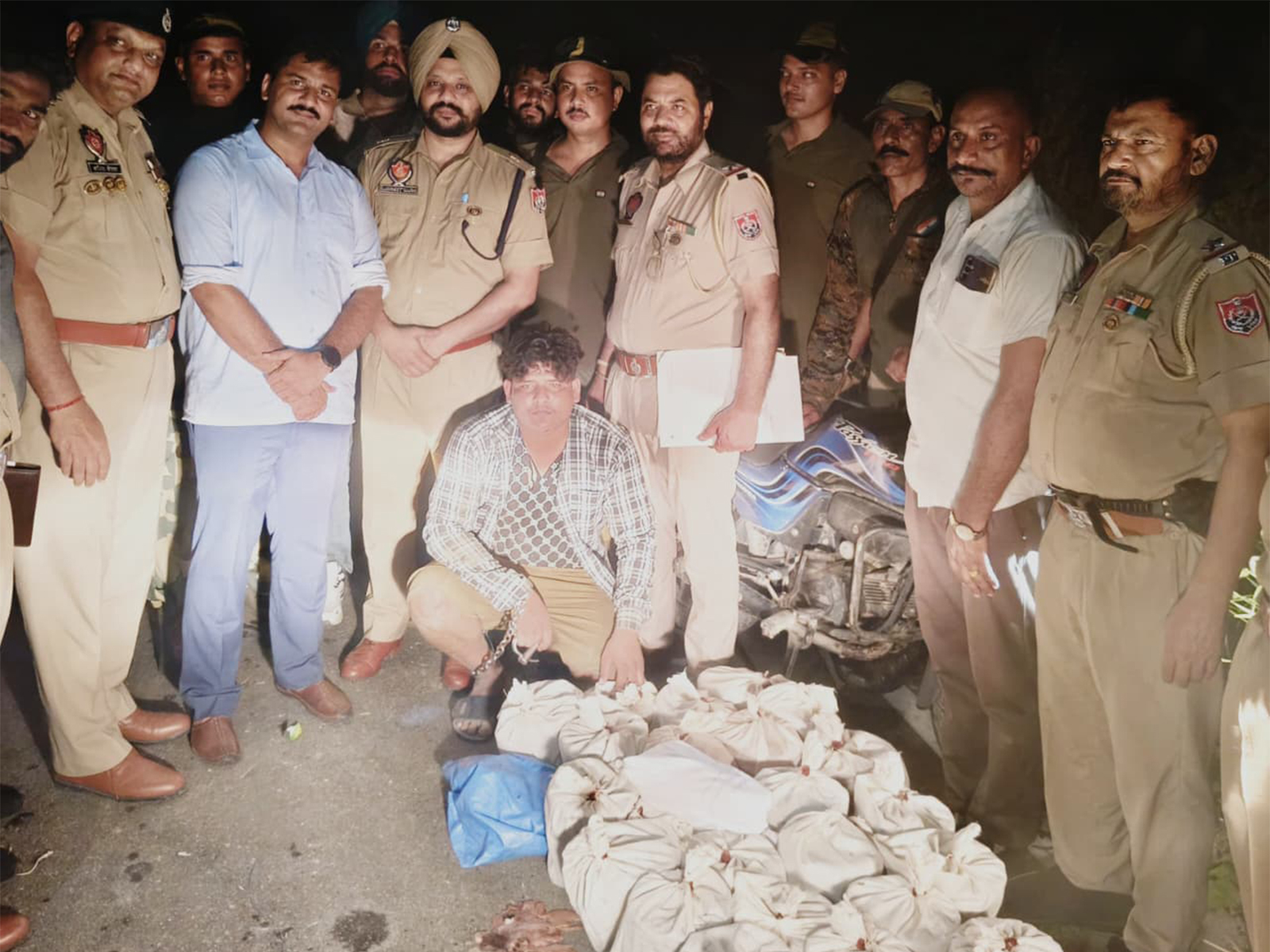 Punjab: BSF recovers heroin consignment, pistol in Amritsar; smuggler nabbed (Photo/ANI)