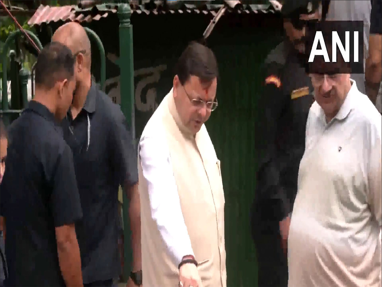  Uttarakhand CM Dhami conducts an inspection in the disaster-affected areas. (Photo/ANI)